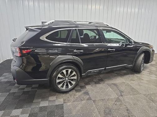 Crystal Black Silica 2023 Subaru Outback Touring