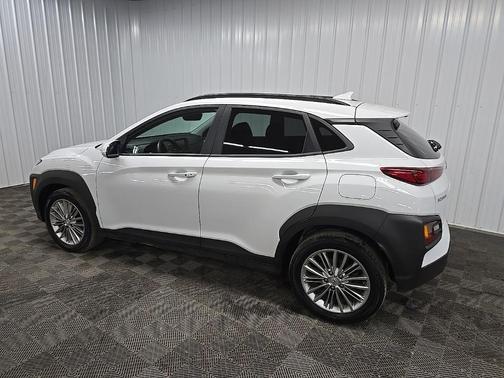 2021 Hyundai KONA SEL Plus