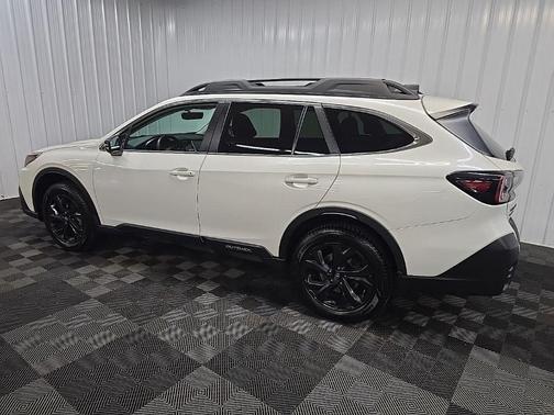 Crystal White Pearl 2022 Subaru Outback Onyx Edition XT