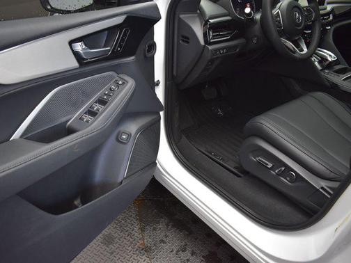 2025 Acura MDX Standard