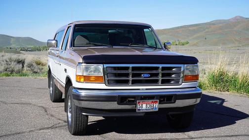 Tan 1996 Ford F-150 XLT