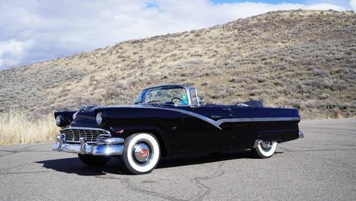 1956 Ford Fairlane Sunliner