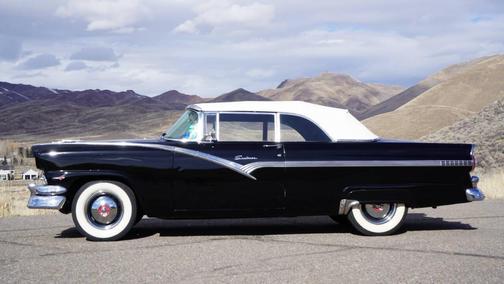 1956 Ford Fairlane Sunliner