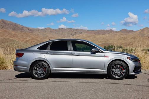 2019 Volkswagen Jetta GLI 2.0T S