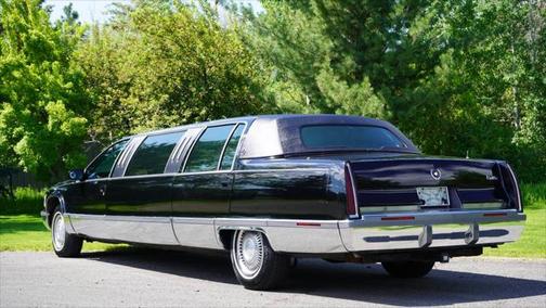 1996 Cadillac Fleetwood Standard