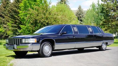 1996 Cadillac Fleetwood Standard