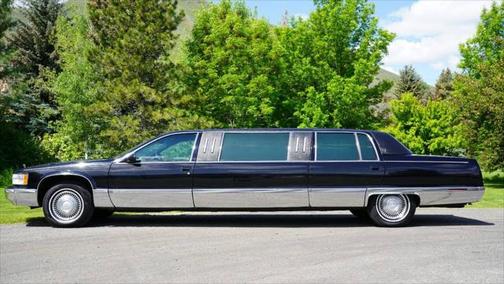 1996 Cadillac Fleetwood Standard