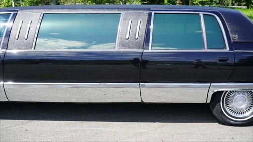 1996 Cadillac Fleetwood Standard