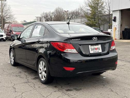2012 Hyundai Accent GLS