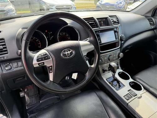 2013 Toyota Highlander SE