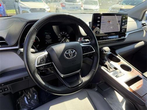 2021 Toyota Sienna XLE 7 Passenger
