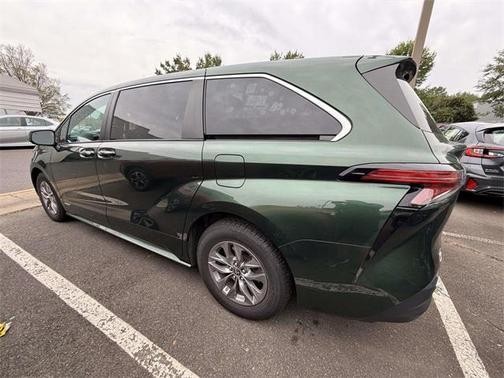 2021 Toyota Sienna XLE 7 Passenger