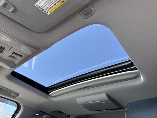 Iridescent Pearl Tricoat 2017 Chevrolet Tahoe Premier