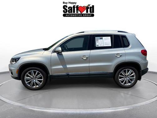 White Gold Metallic 2013 Volkswagen Tiguan SE