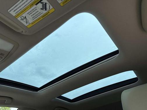 Glacier Pearl 2010 Nissan Murano SL