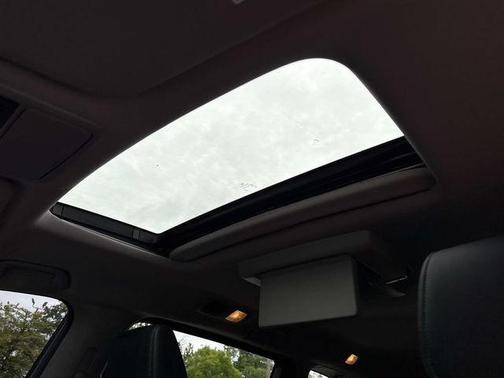 Sonic Gray Pearl 2023 Honda Odyssey Touring