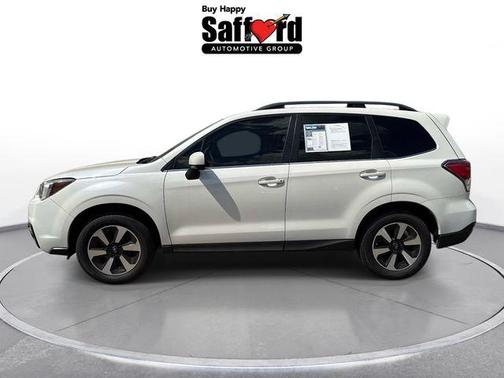Crystal White Pearl 2017 Subaru Forester 2.5i Limited