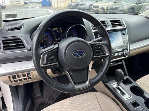 Crystal White Pearl 2019 Subaru Outback 2.5i Premium