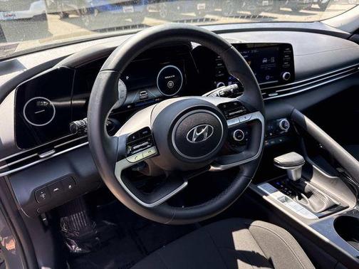 Electric Shadow 2022 Hyundai ELANTRA SEL