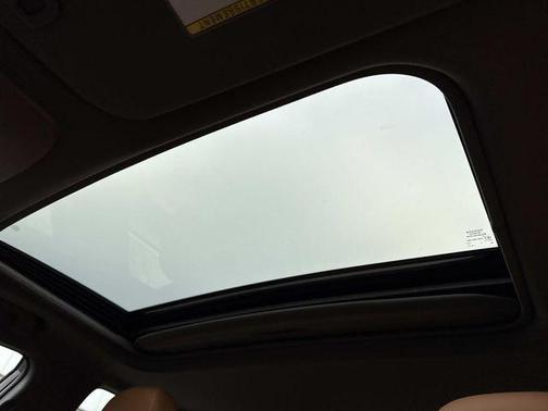 2022 Toyota Avalon Hybrid Limited