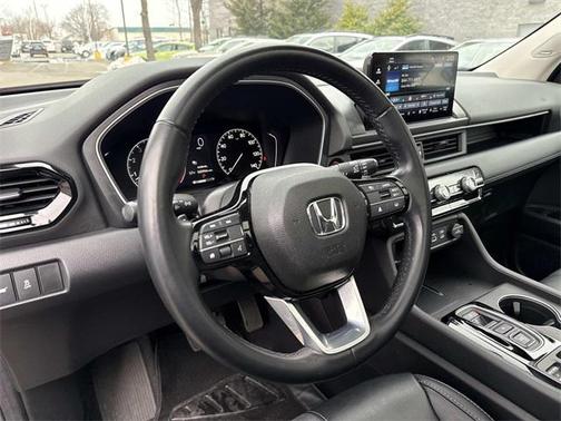2023 Honda Pilot Touring 8-Passenger