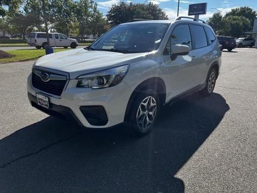 Photo 3 of 47 of 2020 Subaru Forester Premium