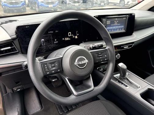 Canyon Bronze Metallic 2025 Nissan Kicks S