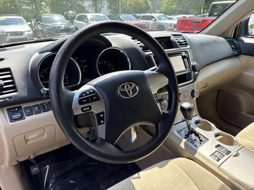 Shoreline Blue Metallic 2013 Toyota Highlander SE