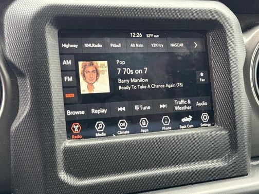 Sting-Gray Clearcoat 2022 Jeep Gladiator Willys 4x4