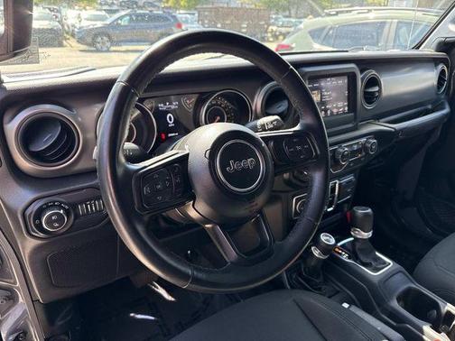 2022 Jeep Gladiator Willys 4x4