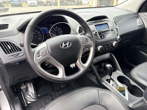 Diamond Silver 2012 Hyundai TUCSON GLS