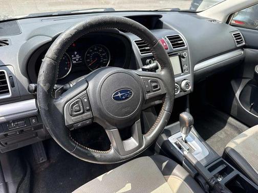 Crystal White Pearl 2016 Subaru Crosstrek 2.0i Premium
