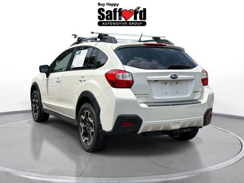 Crystal White Pearl 2016 Subaru Crosstrek 2.0i Premium