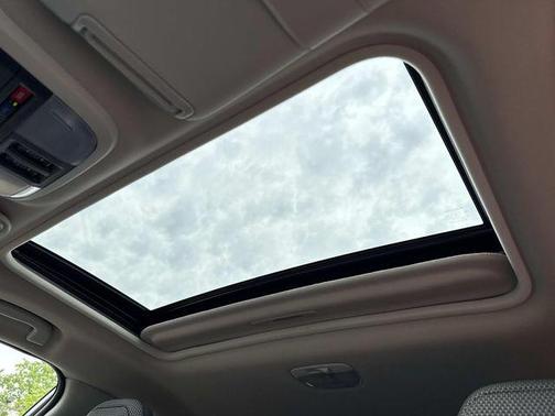 Crystal White Pearl 2024 Subaru Crosstrek Premium