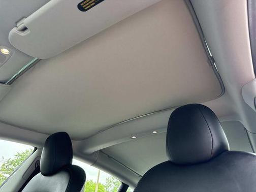 Deep Blue Metallic 2022 Tesla Model 3 Long Range