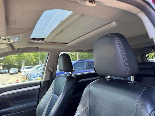 Ooh La La Rouge Mica 2014 Toyota Highlander XLE