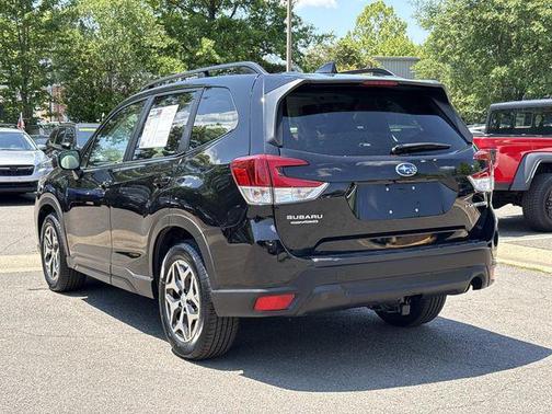 Crystal Black Silica 2021 Subaru Forester Premium