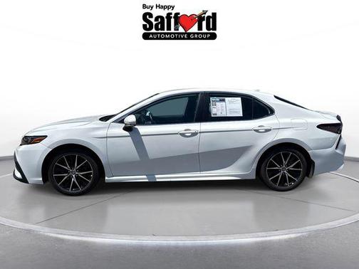 White 2022 Toyota Camry SE