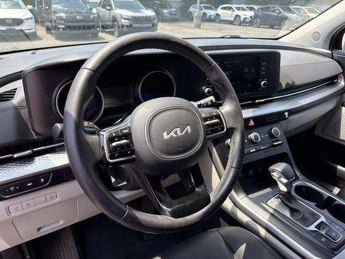 Flare Red 2024 Kia Carnival LX