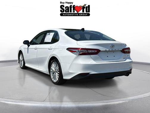 Super White 2019 Toyota Camry XLE