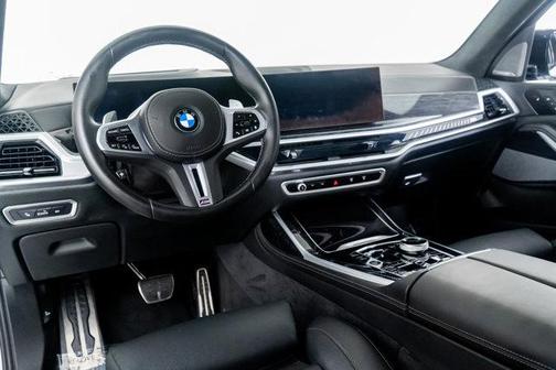 2025 BMW X7 M60i
