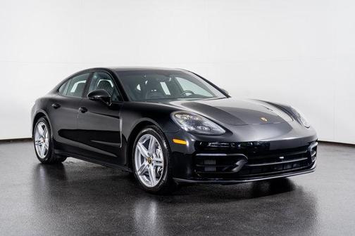 2022 Porsche Panamera 4 Platinum Edition