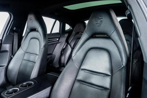 2022 Porsche Panamera 4 Platinum Edition