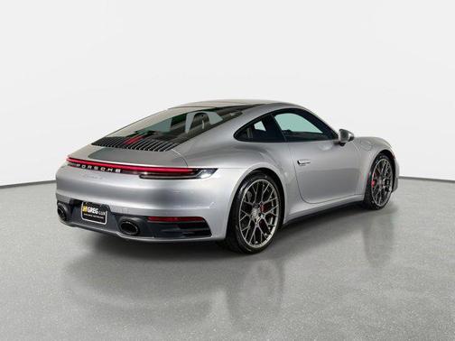 2020 Porsche 911 Carrera 4