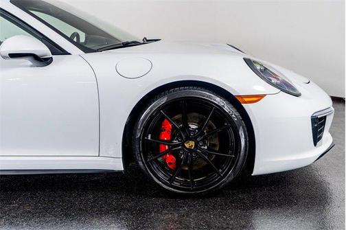 2019 Porsche 911 Carrera 4 GTS