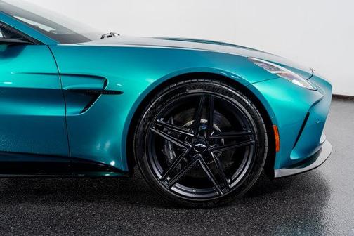 2025 Aston Martin Vantage Base