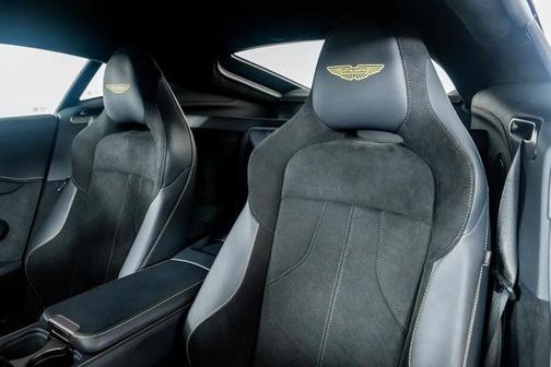 2025 Aston Martin Vantage Base