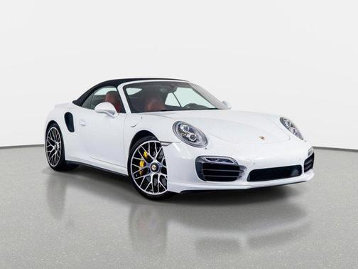 Carrera White Metallic 2016 Porsche 911 Turbo S