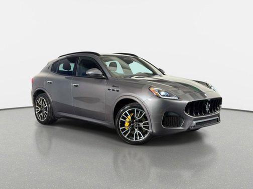Gray 2023 Maserati Grecale Modena