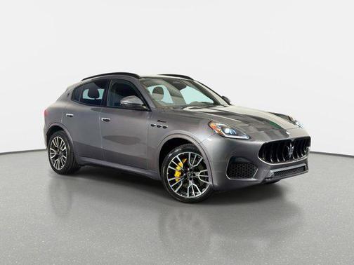 Gray 2023 Maserati Grecale Modena